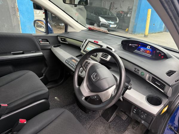 2014 Honda Freed 1.5 Hybrid Automatic/6 seater 374597003