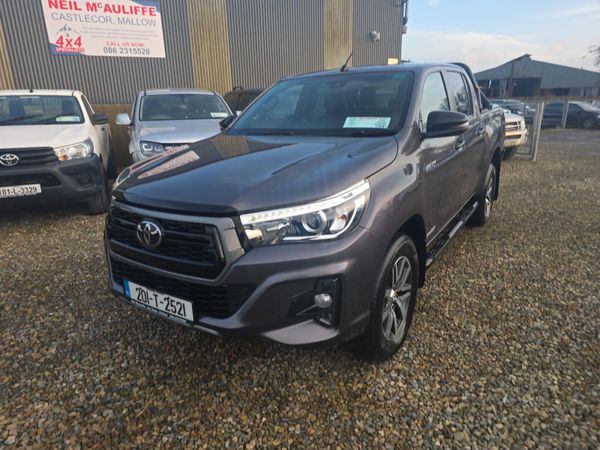 Toyota Hilux 2.4 D4D Invincible X 374597334