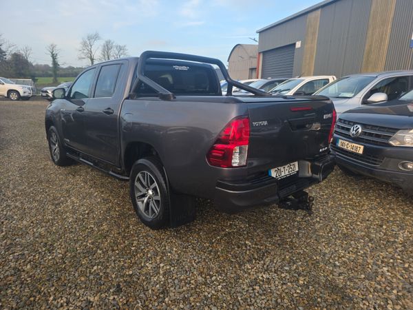 Toyota Hilux 2.4 D4D Invincible X 374597366