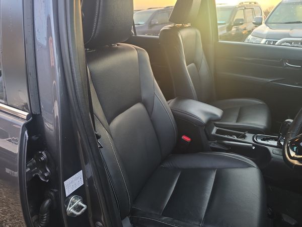 Toyota Hilux 2.4 D4D Invincible X 374597376