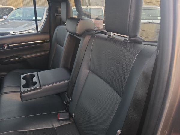 Toyota Hilux 2.4 D4D Invincible X 374597394