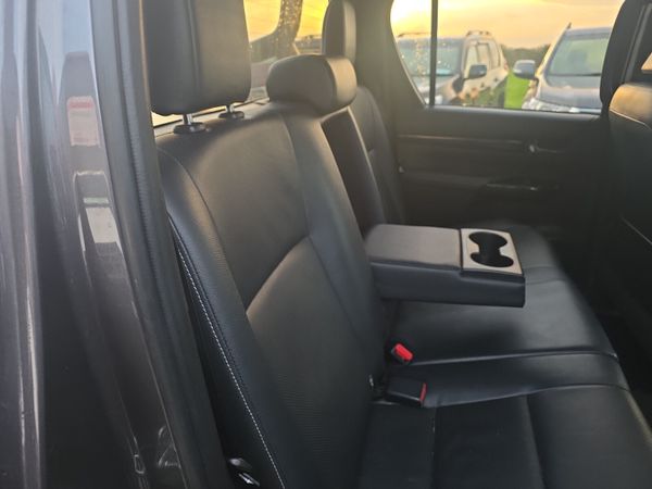 Toyota Hilux 2.4 D4D Invincible X 374597391