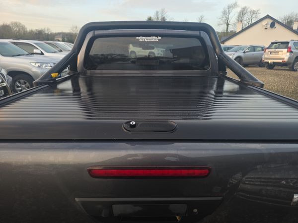 Toyota Hilux 2.4 D4D Invincible X 374597392