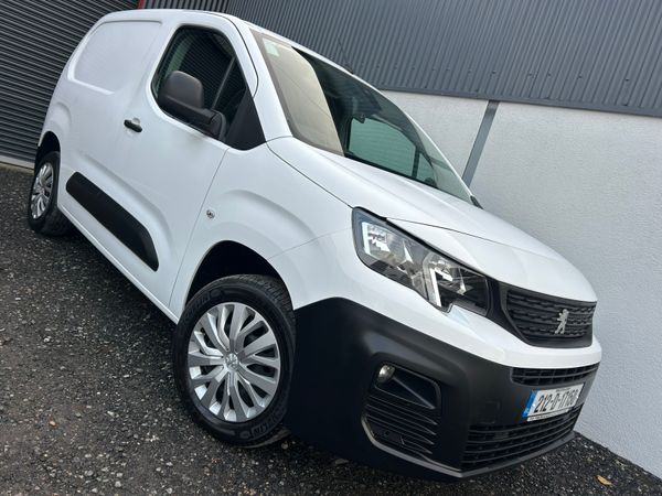 2021 Peugeot Partner 82kms - Professional 374591317
