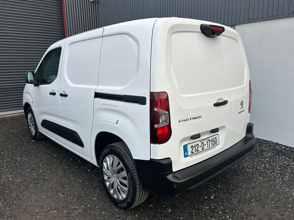 2021 Peugeot Partner 82kms - Professional 374591321