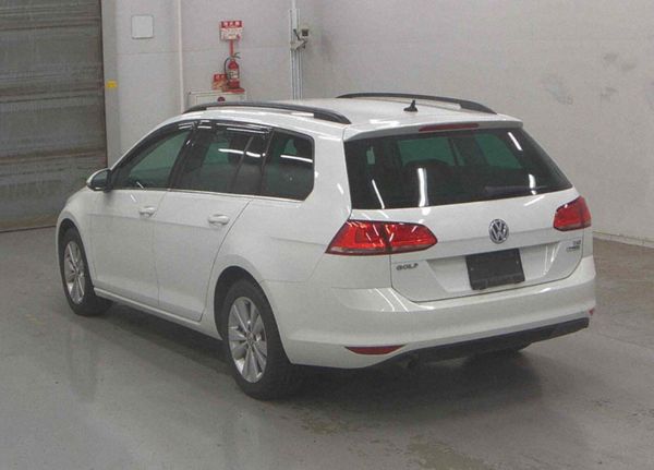 2016 (162) VW Golf Estate - 1.2 Petrol + Automatic 374634453