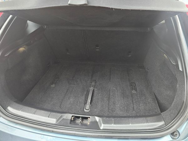 VOLVO V40 180PS R-DESIGN POWERSHIFT // LOW MILEAGE 374635353