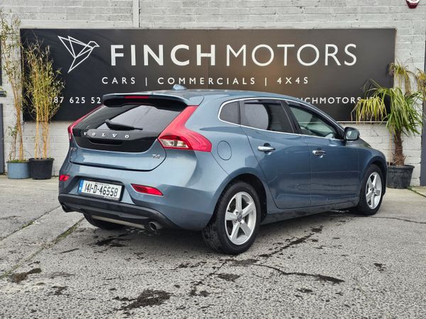VOLVO V40 180PS R-DESIGN POWERSHIFT // LOW MILEAGE 374635365
