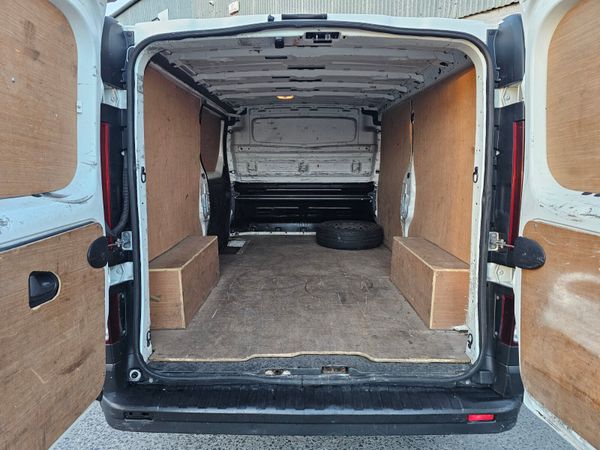 RENAULT TRAFIC LWB // 08/26 DOE 374635509