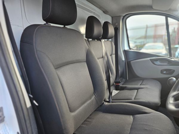 RENAULT TRAFIC LWB // 08/26 DOE 374635539