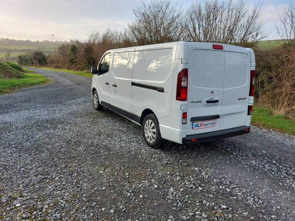 Renault Trafic 212 LWB 2.0L Showroom Con LOW Milea 374631989