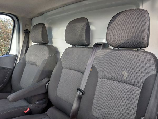 Renault Trafic 212 LWB 2.0L Showroom Con LOW Milea 374632531