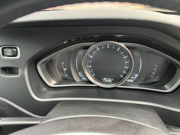 Volvo V40 2015, 1.6 5DR AUTOMATIC LOW KMS 374655544