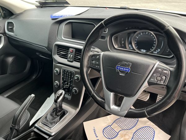 Volvo V40 2015, 1.6 5DR AUTOMATIC LOW KMS 374655547
