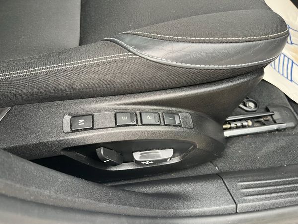 Volvo V40 2015, 1.6 5DR AUTOMATIC LOW KMS 374655548