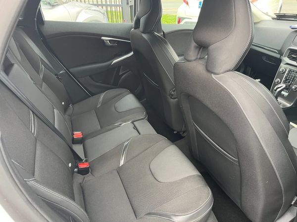 Volvo V40 2015, 1.6 5DR AUTOMATIC LOW KMS 374655540