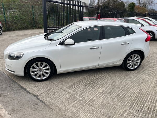 Volvo V40 2015, 1.6 5DR AUTOMATIC LOW KMS 374655553