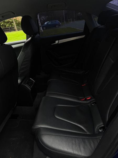 Audi A4 2015 374655701