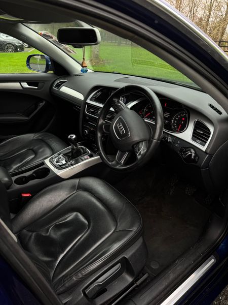 Audi A4 2015 374655703