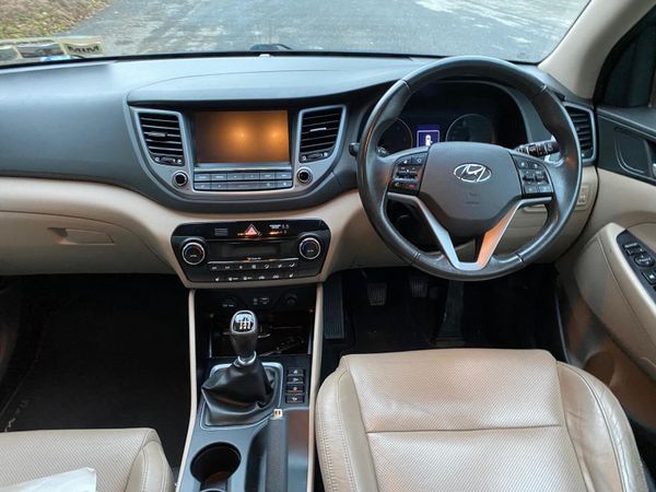 HYUNDAI TUSCON EXECUTIVE 374650036