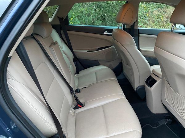 HYUNDAI TUSCON EXECUTIVE 374650038