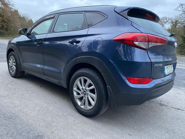 HYUNDAI TUSCON EXECUTIVE 374650080