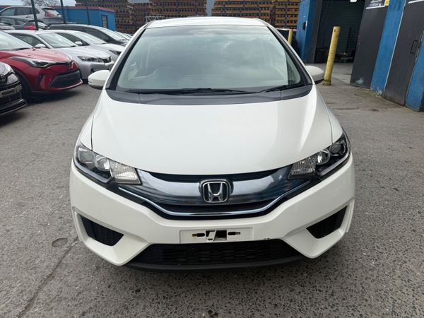 2015 Honda Fit Hybrid Automatic / Leather spec 374660224