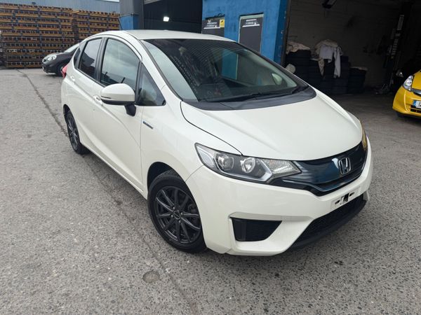 2015 Honda Fit Hybrid Automatic / Leather spec 374660225