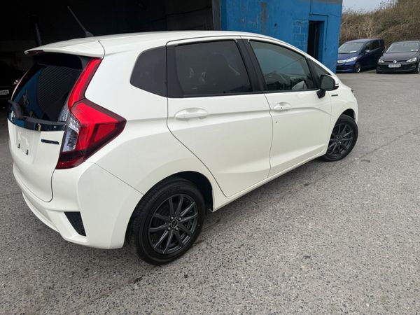 2015 Honda Fit Hybrid Automatic / Leather spec 374660229