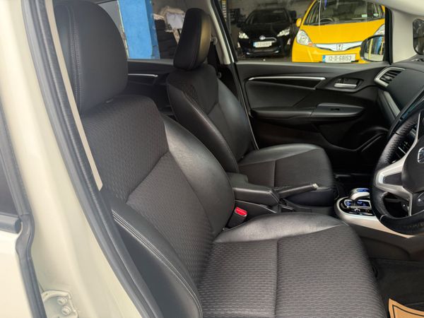 2015 Honda Fit Hybrid Automatic / Leather spec 374660241