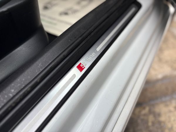 Audi A1 2014 1.4TFSI RARE BLACK EDITION 374677931