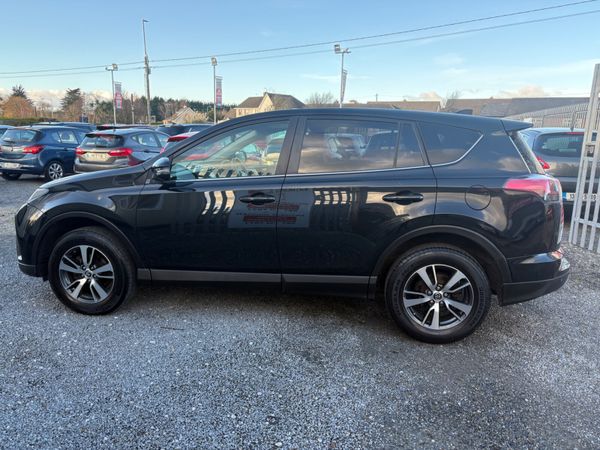 172 Toyota RAV4 Luna 374705514