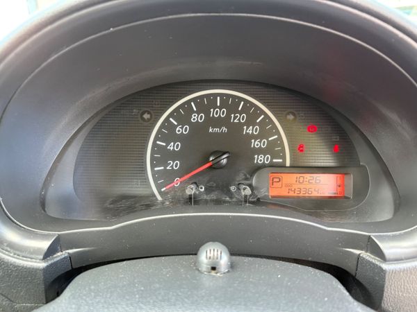 162 Nissan March Automatic 1.2 374707734
