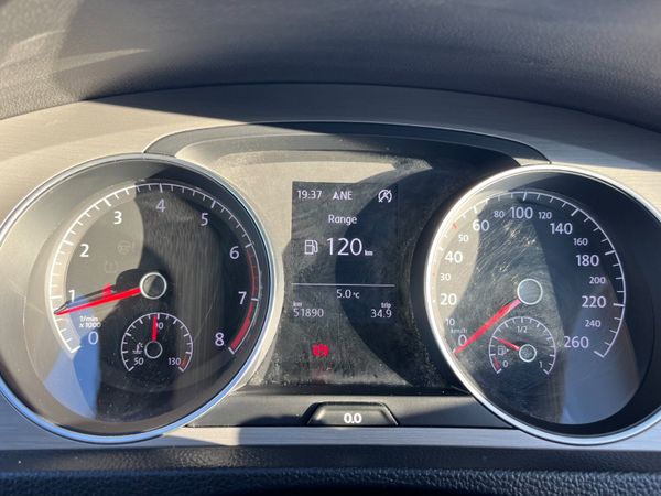 VOLKSWAGEN GOLF 2015, 1.2 TSI 5DR AUTO LOW KMS 374726829