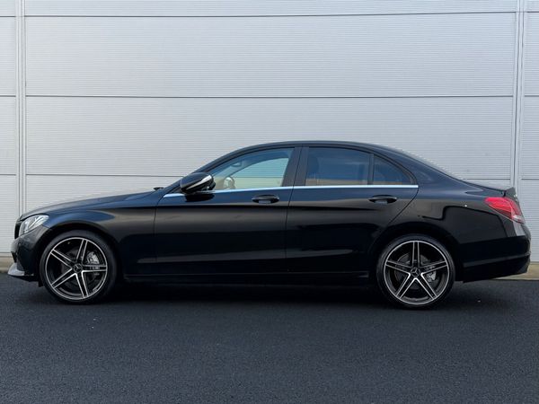 Mercedes-Benz C220d Sport 374744172