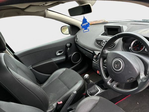 Renault Clio *NCT 03-26* 374745103