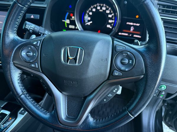 2017 Honda Fit Hybrid automatic/Sensing /leather 374742671