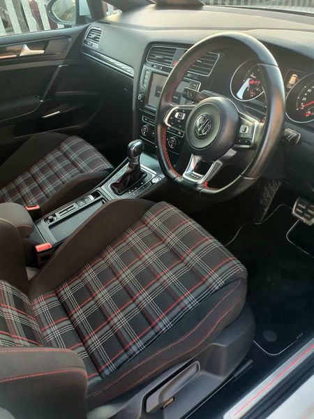 2017 Volkswagen Golf GTI Performance 374752100