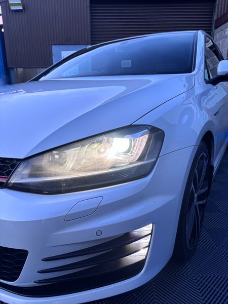 Volkswagen Golf 2016 374753294