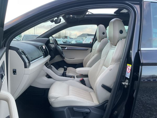 SKODA KAROQ 1.6 TDI STYLE SUNROOF LEATHER TOP SPEC 374782848