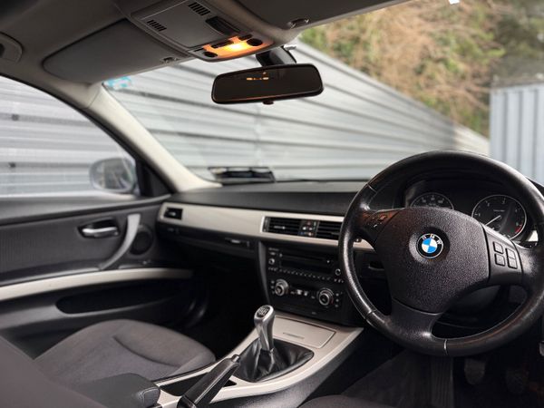 BMW 3-Series 2011 374808688