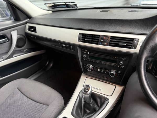 BMW 3-Series 2011 374808696