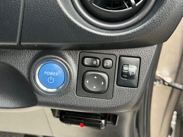 Toyota 2017 **low Milage ** 374813370