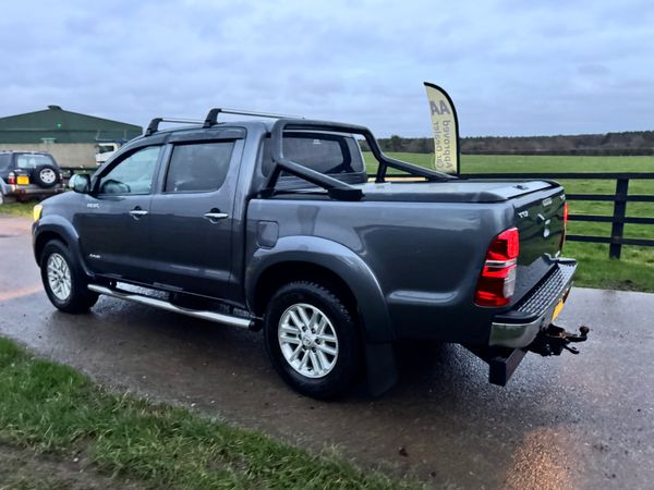 142 Toyota Hilux Invincible 3.0Ld4d Low Miles***** 374844005