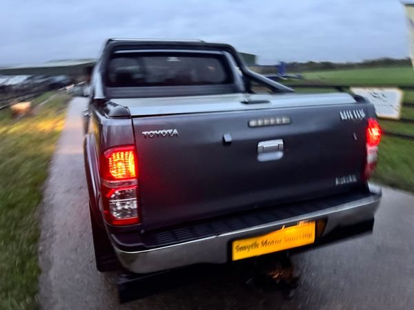 142 Toyota Hilux Invincible 3.0Ld4d Low Miles***** 374844007