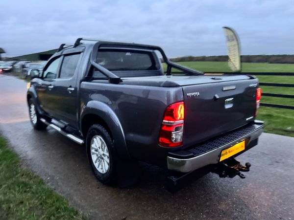 142 Toyota Hilux Invincible 3.0Ld4d Low Miles***** 374844055