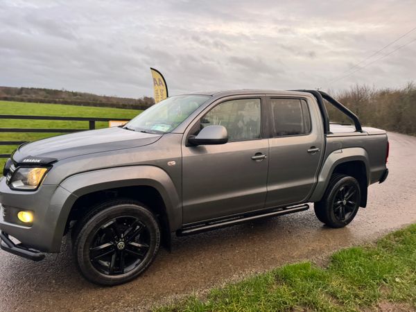 152 Volkswagen Amarok Highline 180bhp black Ed 374844800