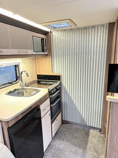 ✨2020 COACHMAN VIP 545 4 BERTH FIXED SINGLE BEDS ✨ 374848604