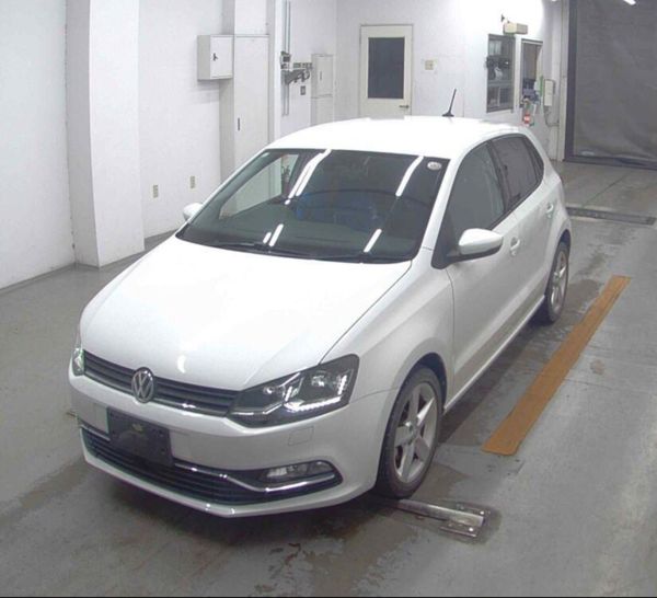 2016 VW Polo - Highline model (leather seats) 374866330
