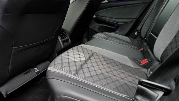 🔥 2022 VW Golf 1.5 TSI 130HP R-Line 374876686